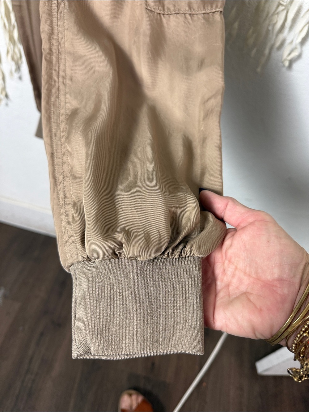 Cinq A Sept Giles Satin Cargo Jogger Pant Size Small in Tan - Picture 5 of 11